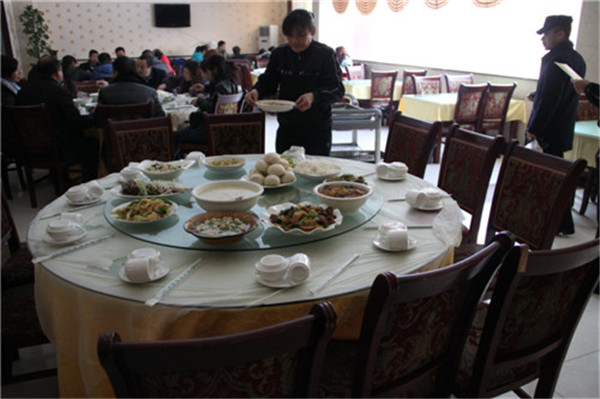 飯菜還是挺不錯(cuò)的，先來一張，呵呵